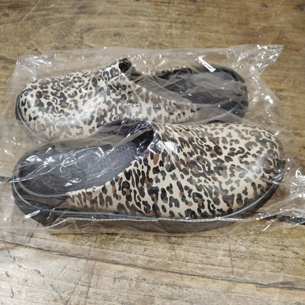 OOFOS Oocloog M8 W10 Clog Leopard Recovery Shoes NEW Slip On Sandal